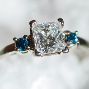 Diamond & Sapphire Ring